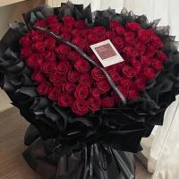 鲜花：把你捧在手心  66枝红玫瑰