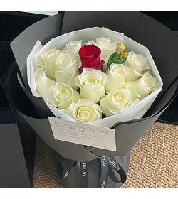 鲜花：心跳之间 12枝白玫瑰