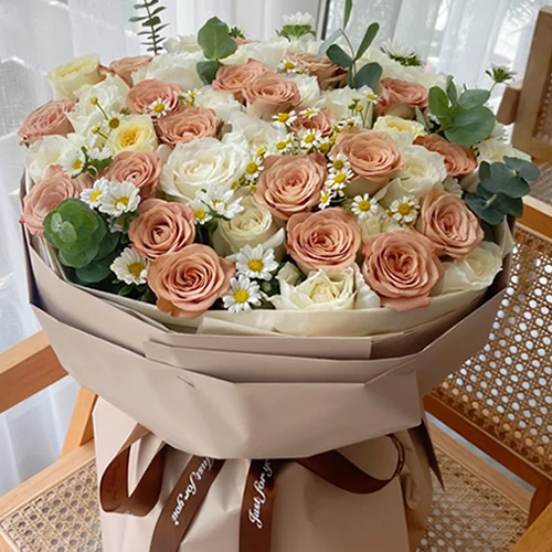 鲜花：永恒的美 52枝卡布白玫瑰